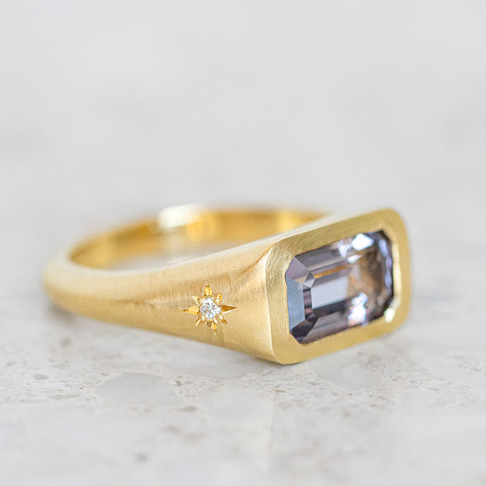 One-off Spinel Ring in 18ct Yellow Gold, Size R (In Stock)