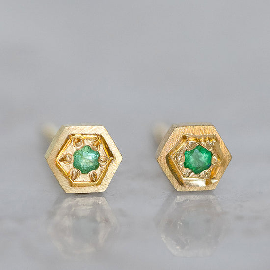 Load image into Gallery viewer, Emerald Hexagon Single Stud
