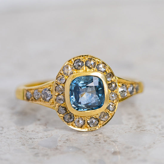 Montana Sapphire Roman Salt and Pepper Ring in 18ct Yellow Gold, Size R and a half (In Stock)